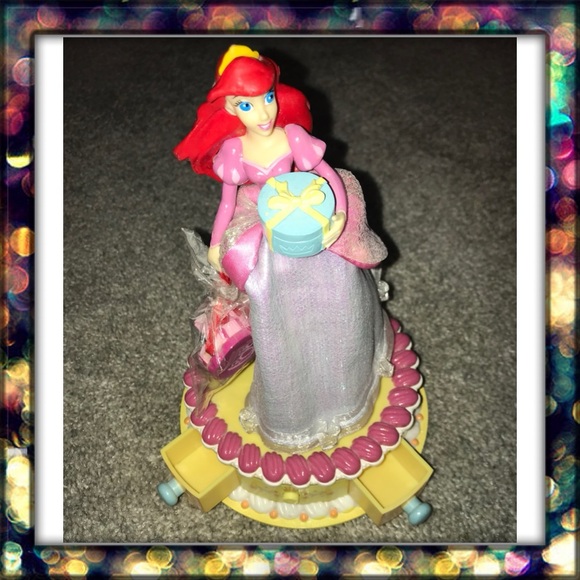 Disney Princess Ariel Musical Spinner Doll Christmas Tunes Little Mermaid box - Picture 3 of 8